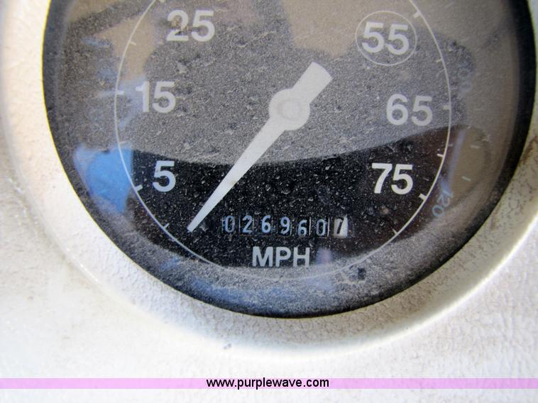 image for item 3565 1996 Ford B800 Blue Bird school bus