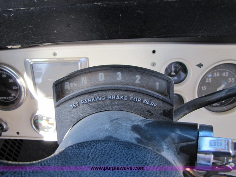 image for item 3565 1996 Ford B800 Blue Bird school bus