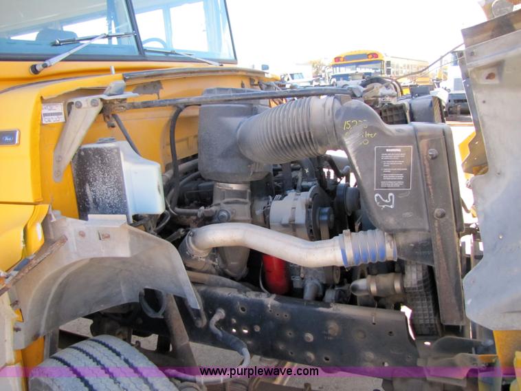 image for item 3565 1996 Ford B800 Blue Bird school bus