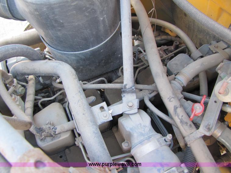 image for item 3565 1996 Ford B800 Blue Bird school bus