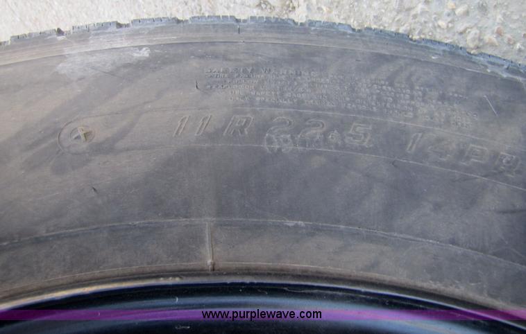 image for item 3565 1996 Ford B800 Blue Bird school bus