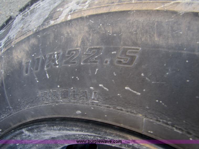 image for item 3565 1996 Ford B800 Blue Bird school bus