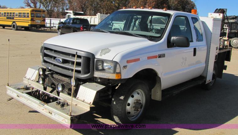 image for item 3568 2002 Ford F350 Super Duty service truck