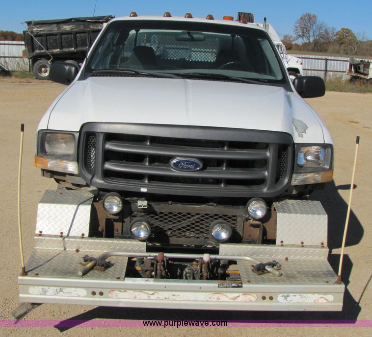 image for item 3568 2002 Ford F350 Super Duty service truck