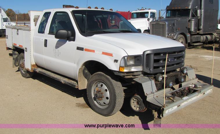 image for item 3568 2002 Ford F350 Super Duty service truck