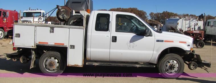 image for item 3568 2002 Ford F350 Super Duty service truck