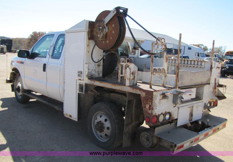 image for item 3568 2002 Ford F350 Super Duty service truck