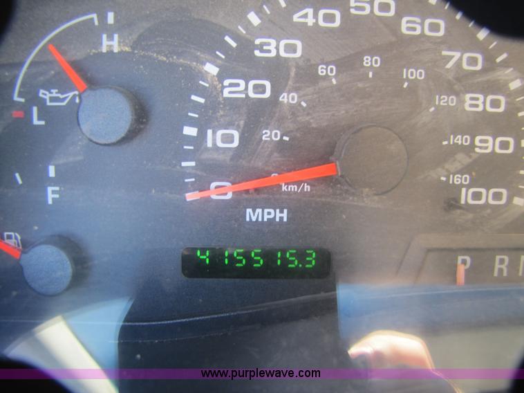 image for item 3568 2002 Ford F350 Super Duty service truck