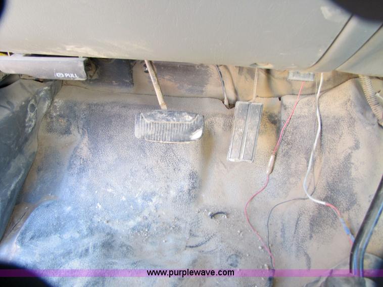 image for item 3568 2002 Ford F350 Super Duty service truck