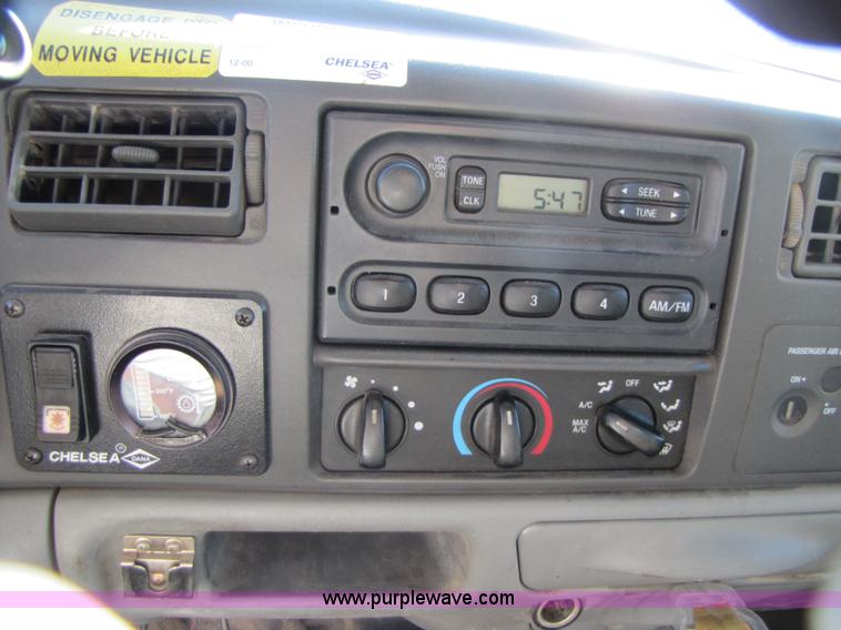 image for item 3568 2002 Ford F350 Super Duty service truck