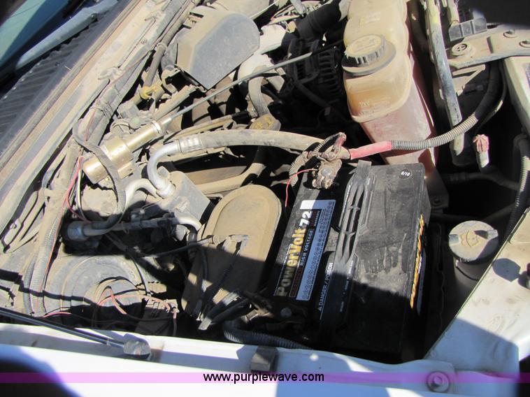 image for item 3568 2002 Ford F350 Super Duty service truck