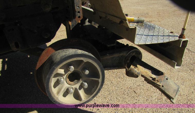 image for item 3568 2002 Ford F350 Super Duty service truck