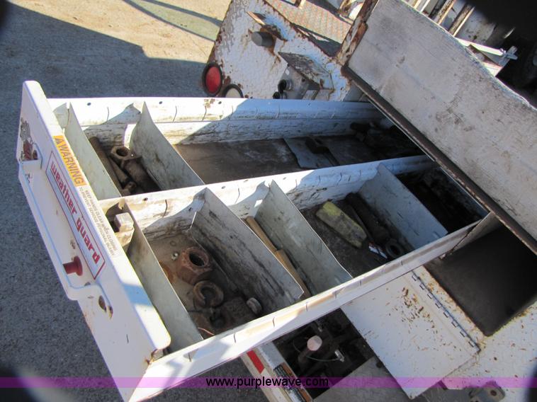 image for item 3568 2002 Ford F350 Super Duty service truck