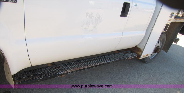 image for item 3568 2002 Ford F350 Super Duty service truck