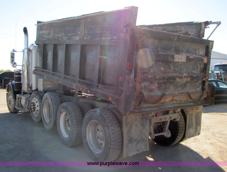 image for item 3569 1984 Freightliner FLC-64T dump truck
