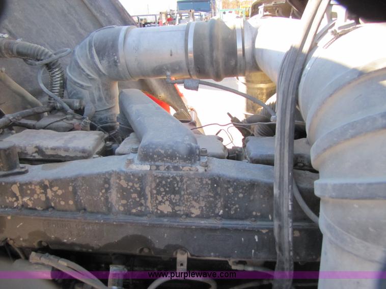 image for item 3569 1984 Freightliner FLC-64T dump truck