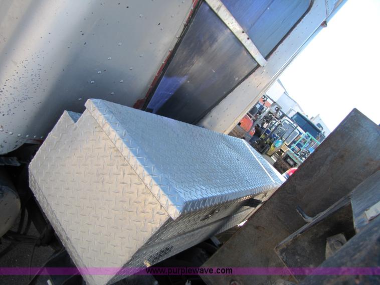 image for item 3569 1984 Freightliner FLC-64T dump truck