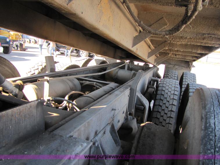 image for item 3569 1984 Freightliner FLC-64T dump truck