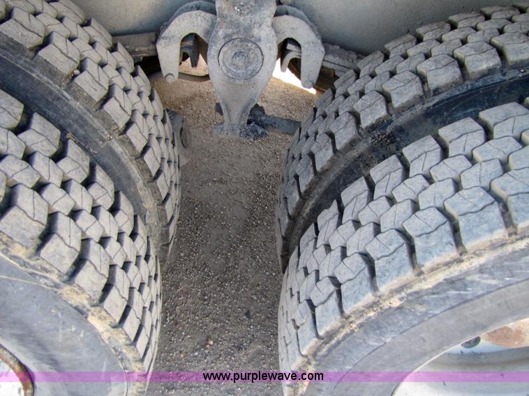 image for item 3569 1984 Freightliner FLC-64T dump truck