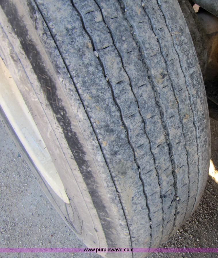 image for item 3569 1984 Freightliner FLC-64T dump truck