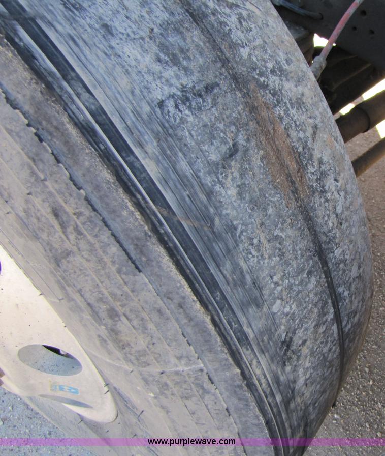 image for item 3569 1984 Freightliner FLC-64T dump truck