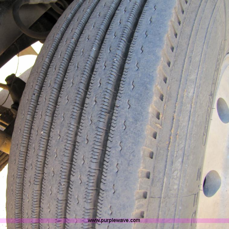 image for item 3569 1984 Freightliner FLC-64T dump truck