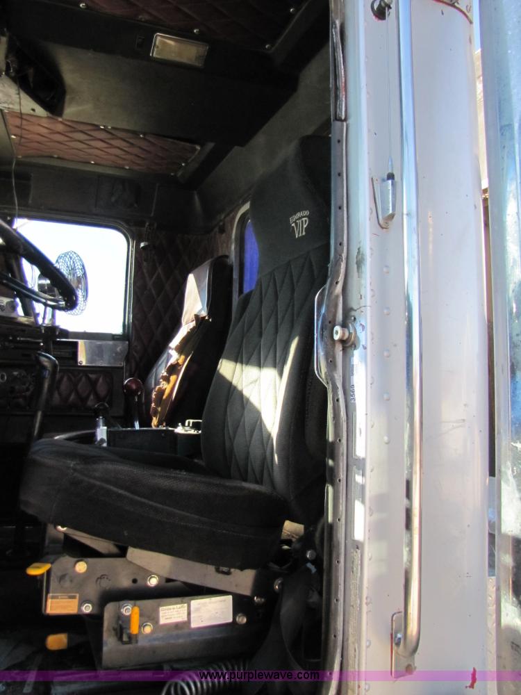 image for item 3569 1984 Freightliner FLC-64T dump truck