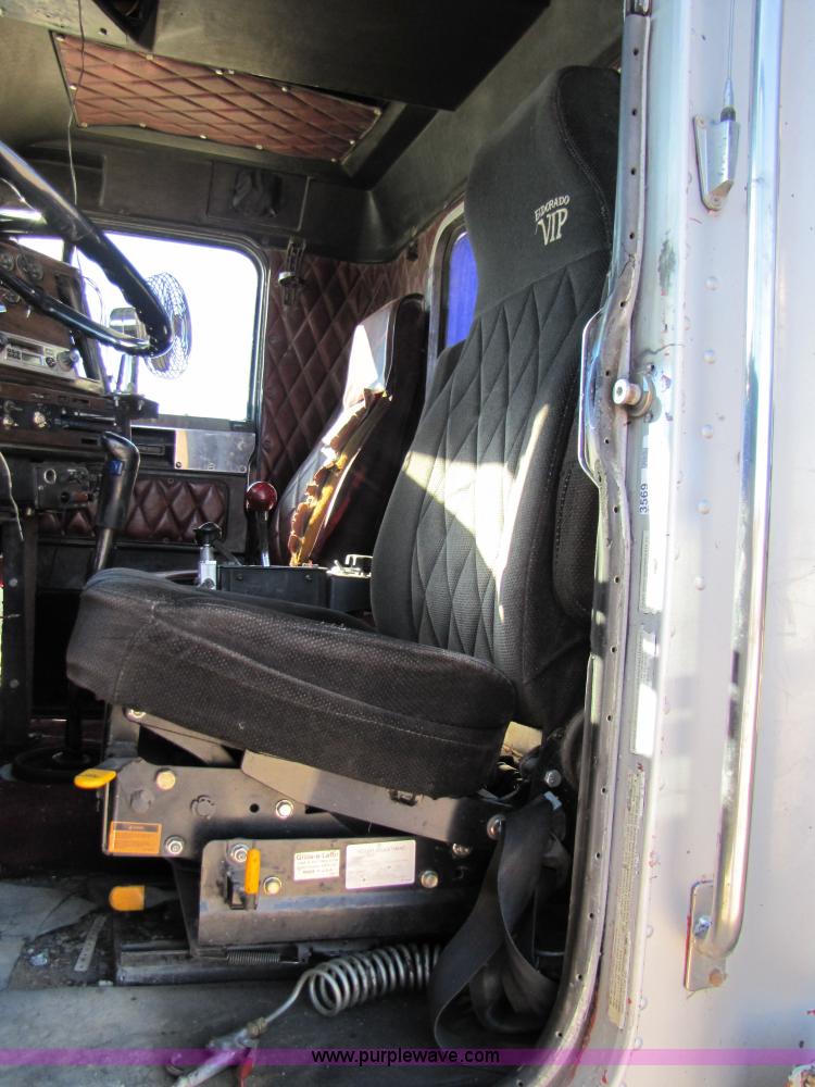 image for item 3569 1984 Freightliner FLC-64T dump truck