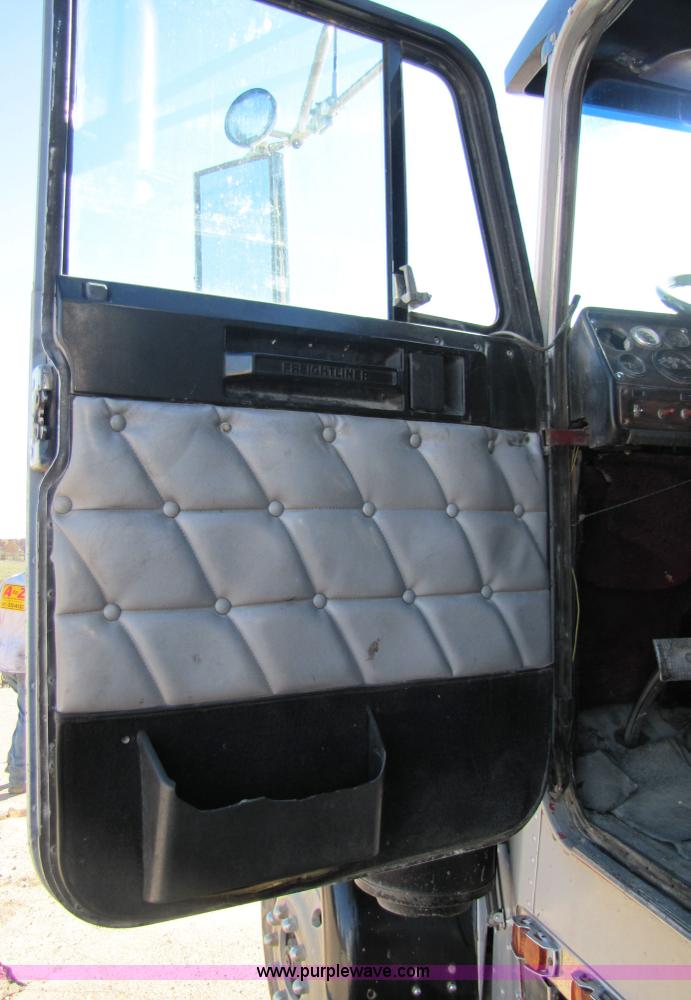 image for item 3569 1984 Freightliner FLC-64T dump truck