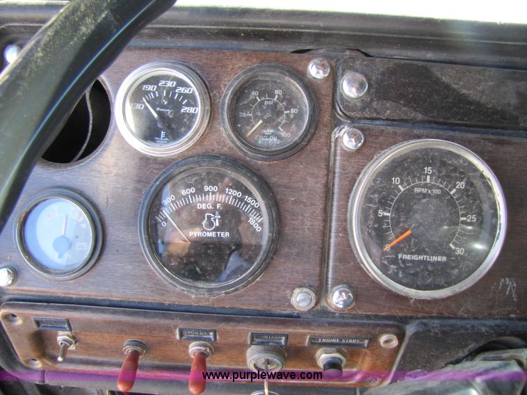 image for item 3569 1984 Freightliner FLC-64T dump truck