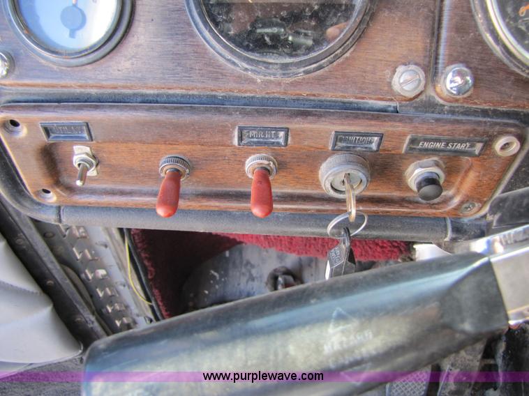 image for item 3569 1984 Freightliner FLC-64T dump truck