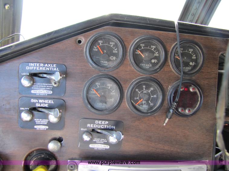 image for item 3569 1984 Freightliner FLC-64T dump truck