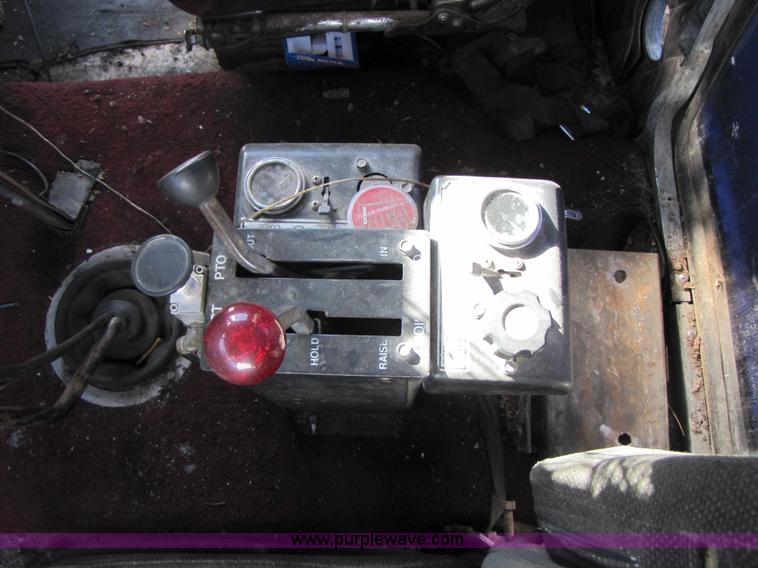 image for item 3569 1984 Freightliner FLC-64T dump truck