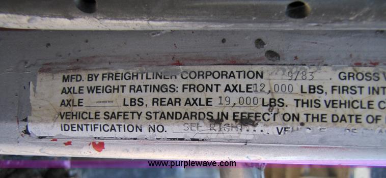 image for item 3569 1984 Freightliner FLC-64T dump truck