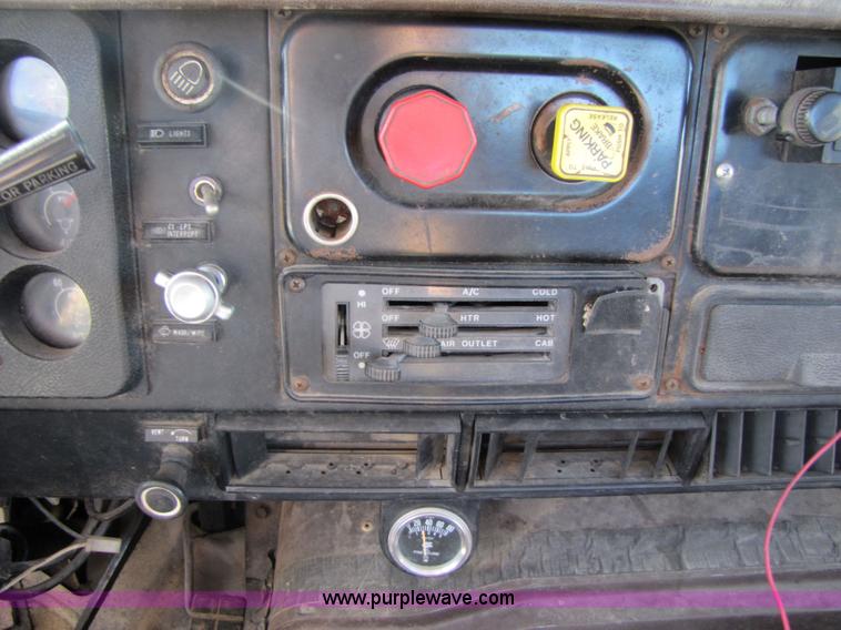 image for item 3571 1986 International 2375 semi truck