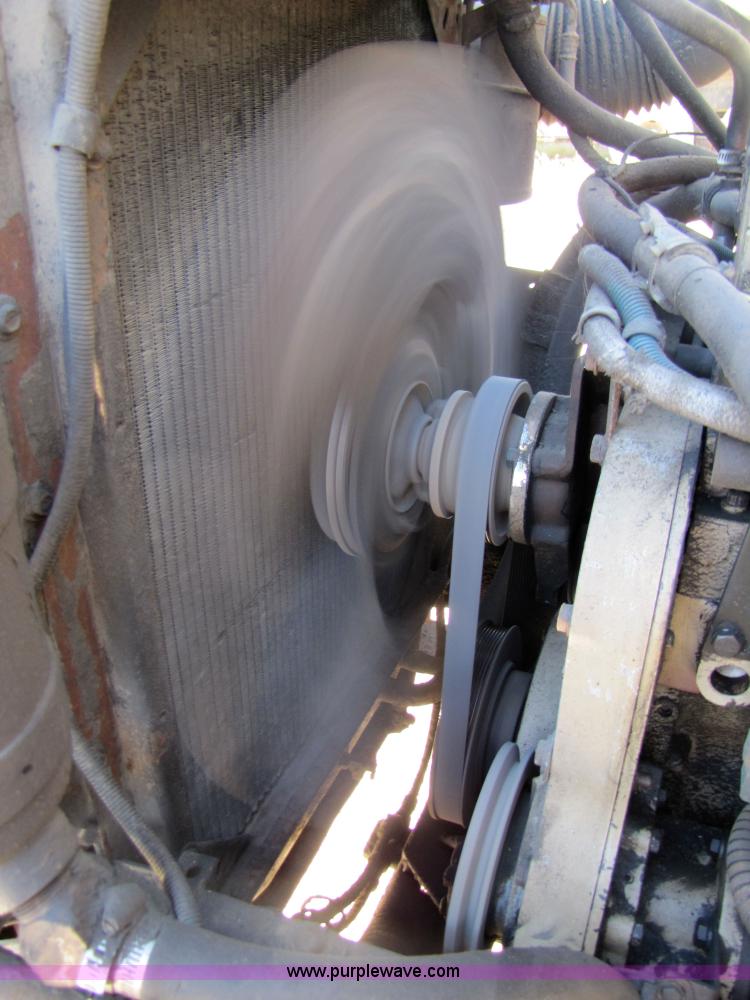 image for item 3571 1986 International 2375 semi truck