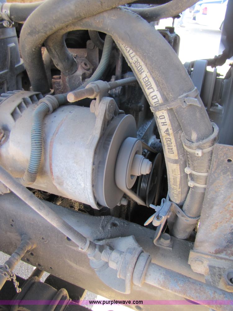 image for item 3571 1986 International 2375 semi truck