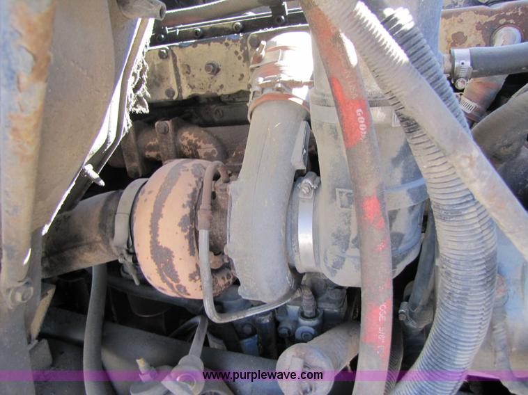 image for item 3571 1986 International 2375 semi truck