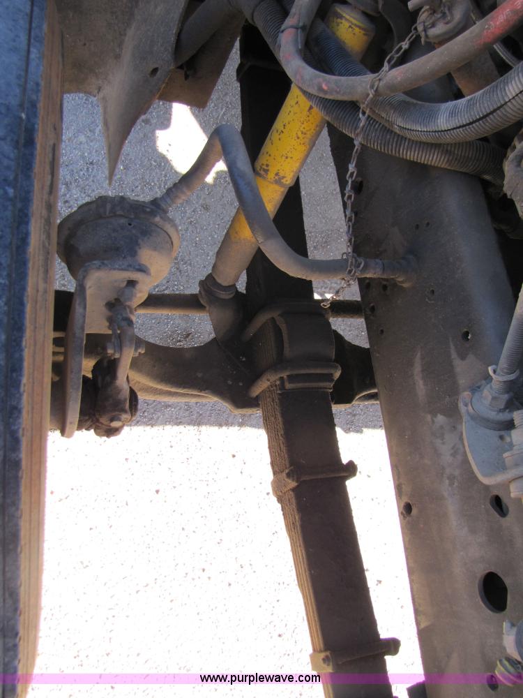 image for item 3571 1986 International 2375 semi truck