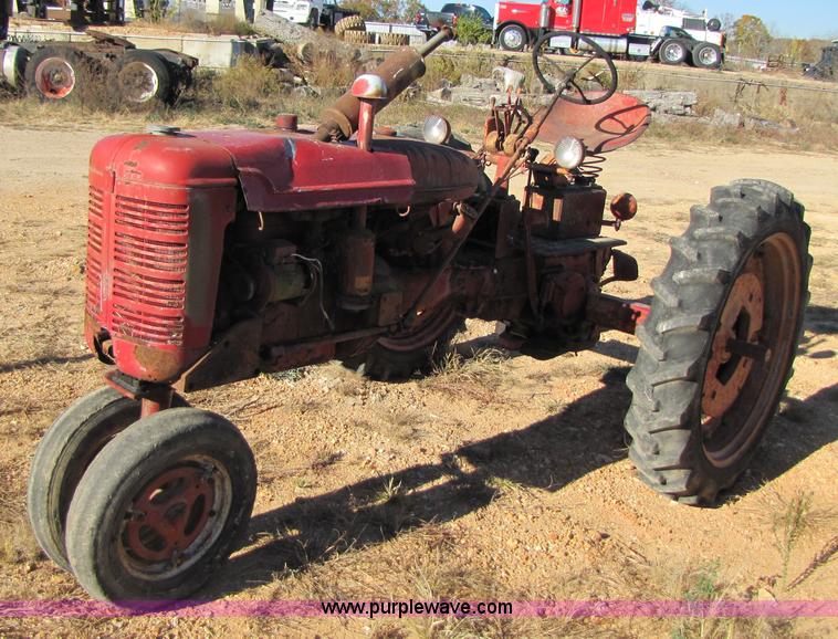 image for item 3574 1949 Farmall C tractor
