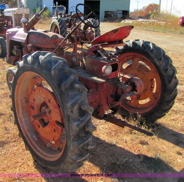 image for item 3574 1949 Farmall C tractor