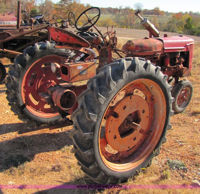image for item 3574 1949 Farmall C tractor