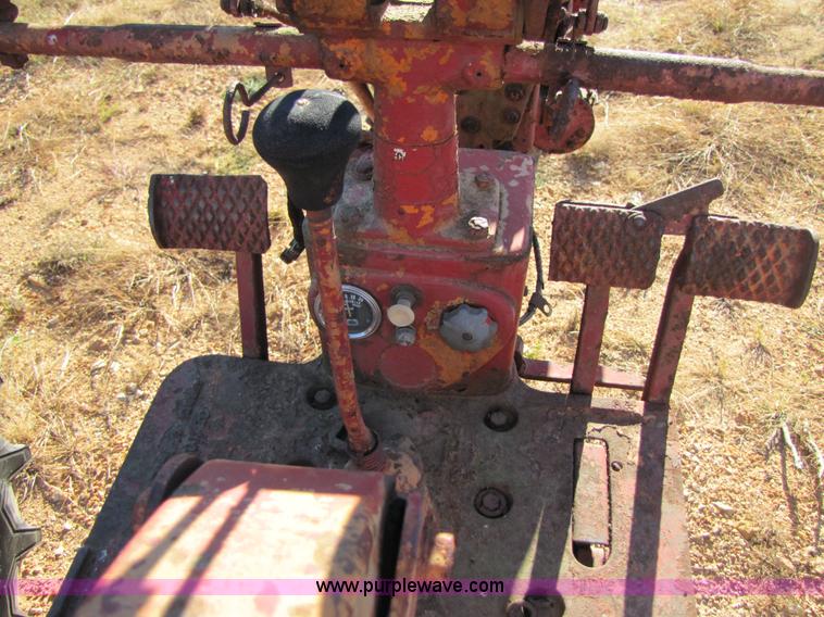 image for item 3574 1949 Farmall C tractor