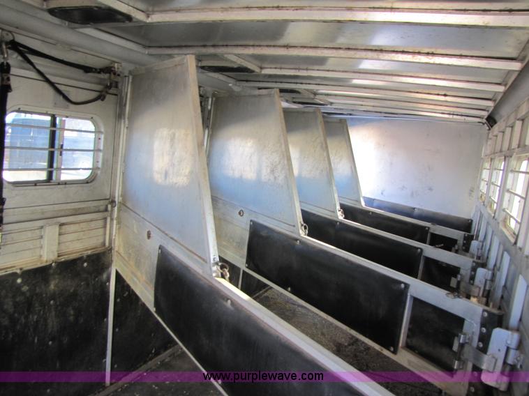 image for item 3580 1991 Sundowner 36' aluminum horse trailer