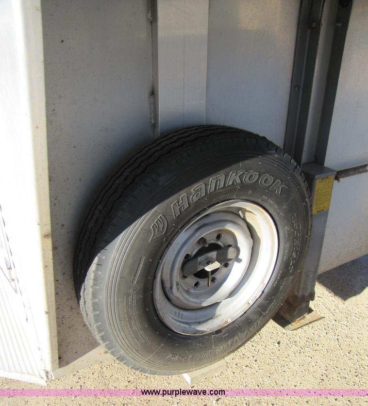 image for item 3580 1991 Sundowner 36' aluminum horse trailer