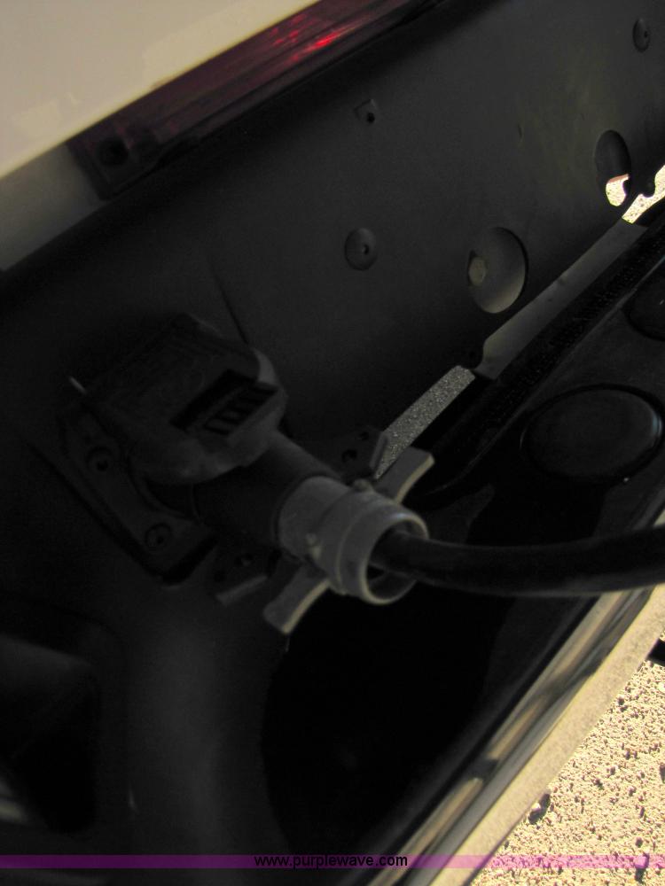 image for item 3580 1991 Sundowner 36' aluminum horse trailer