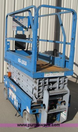 image for item 3763 2006 Genie GS-1930 electric scissor lift