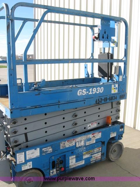 image for item 3763 2006 Genie GS-1930 electric scissor lift