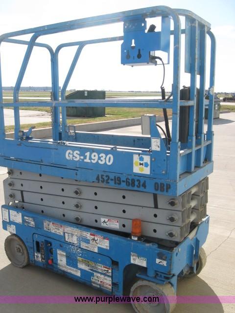 image for item 3763 2006 Genie GS-1930 electric scissor lift