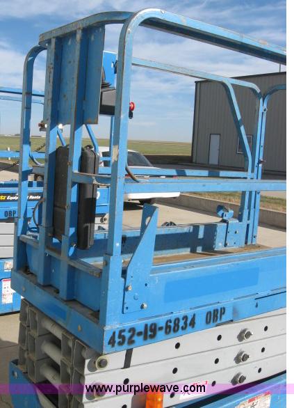 image for item 3763 2006 Genie GS-1930 electric scissor lift